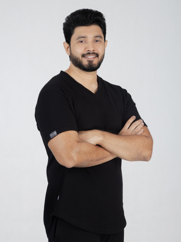 Basics - Scrub Top - Black